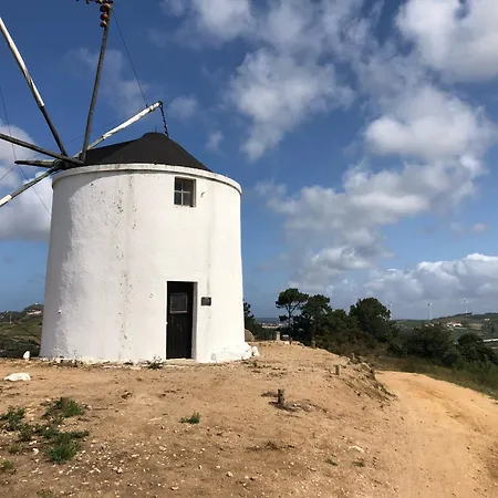 Portuguese Village Apt - Fast Wifi - Near Beaches Freiria