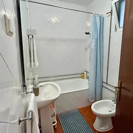 Portuguese Village Apt - Fast Wifi - Near Beaches شقة Freiria