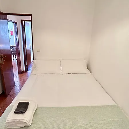Portuguese Village Apt - Fast Wifi - Near Beaches شقة *