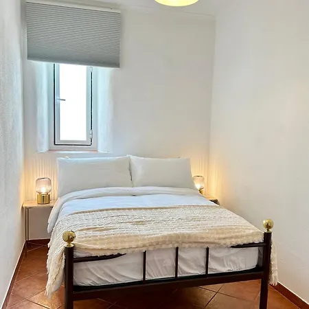 Portuguese Village Apt - Fast Wifi - Near Beaches * Freiria