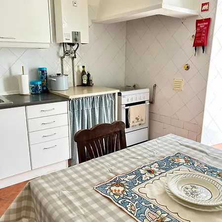 Portuguese Village Apt - Fast Wifi - Near Beaches شقة Freiria